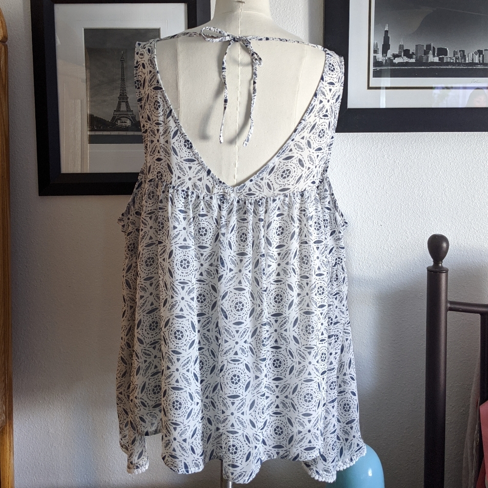 {Abercrombie & Fitch} Top Size Medium - Picture 6 of 8